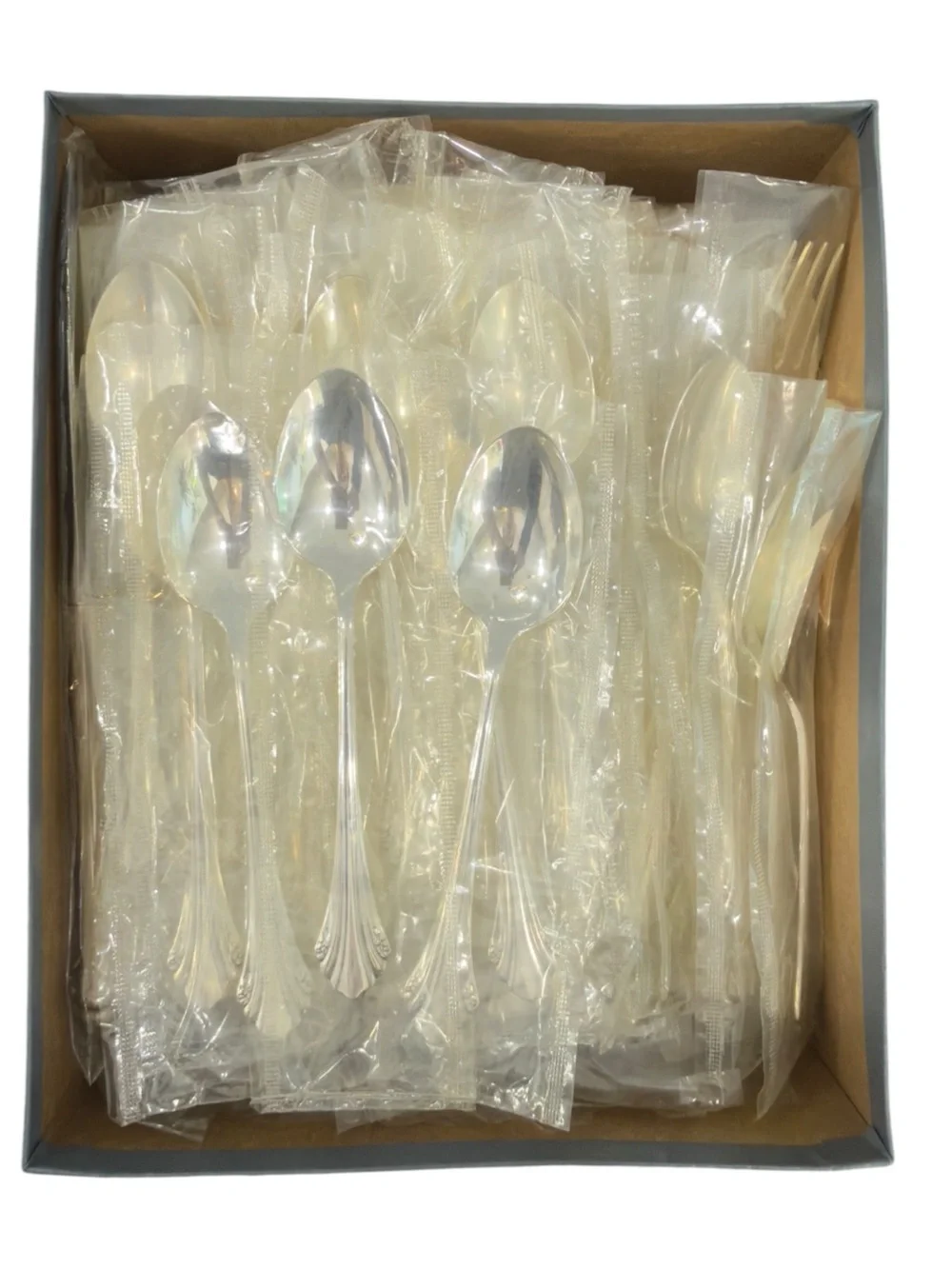 Oneida Vintage Silverplate Enchantment 60 Piece Flatware Set Dinner For 12. NEW.